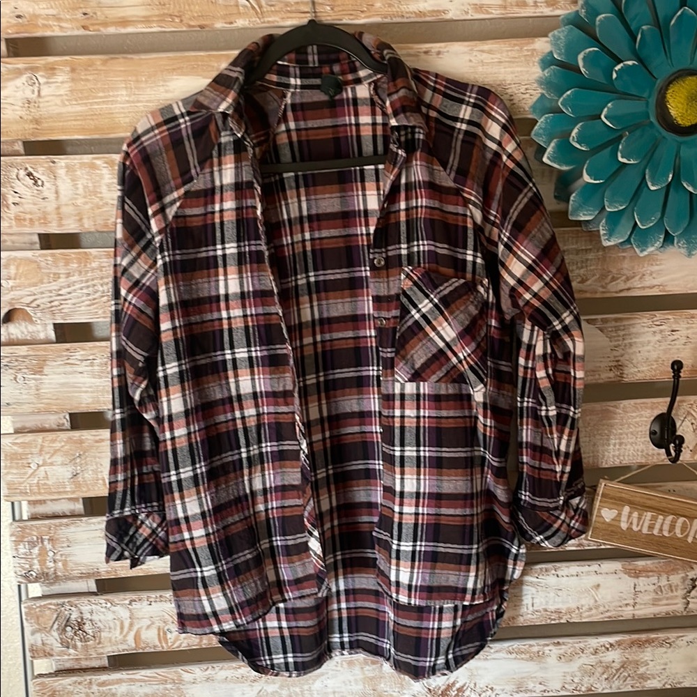 🔥🔥 (3/$20) 
Woman’s Size Small Casual Plaid Long Sleeve Shirt